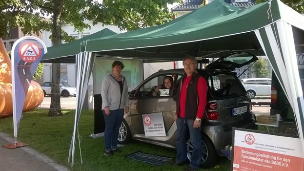 Einsatz des neuen Realo- Fahrsimulators- Smart bei der KAGEM- Messe in Kaltenkirchen