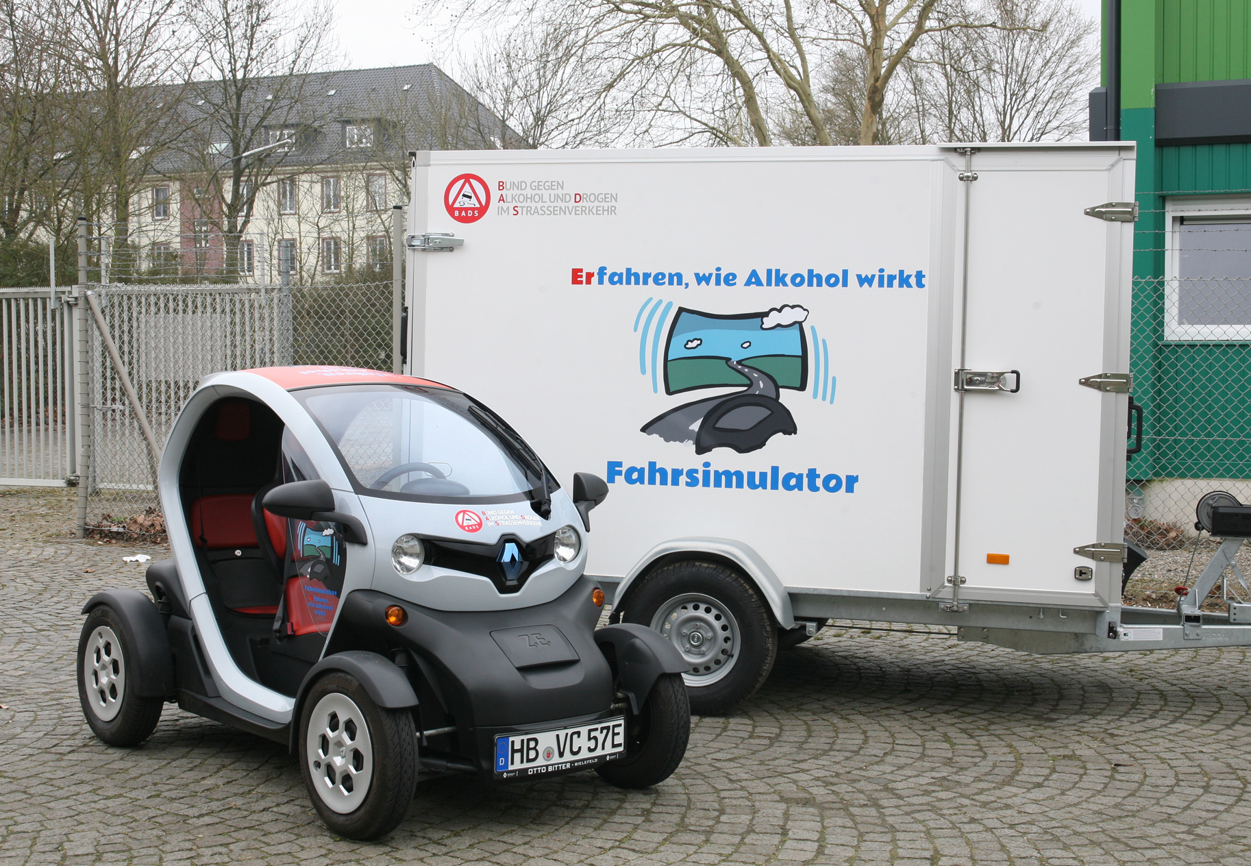 Twizy-Realo-Fahrsimulator mit Transportanhänger