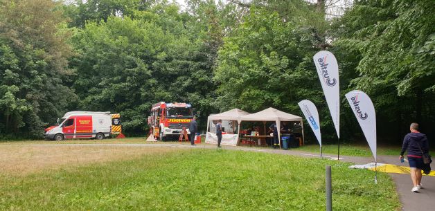 Die Freiwillige Feuerwehr Gehlsdorf klärte zu verschiedenen Brandbekämpfungsmaßnahmen auf. Die Spedition Gustke GmbH präsentierte die modernste Erfassung des Toten Winkels mit einem LKW.