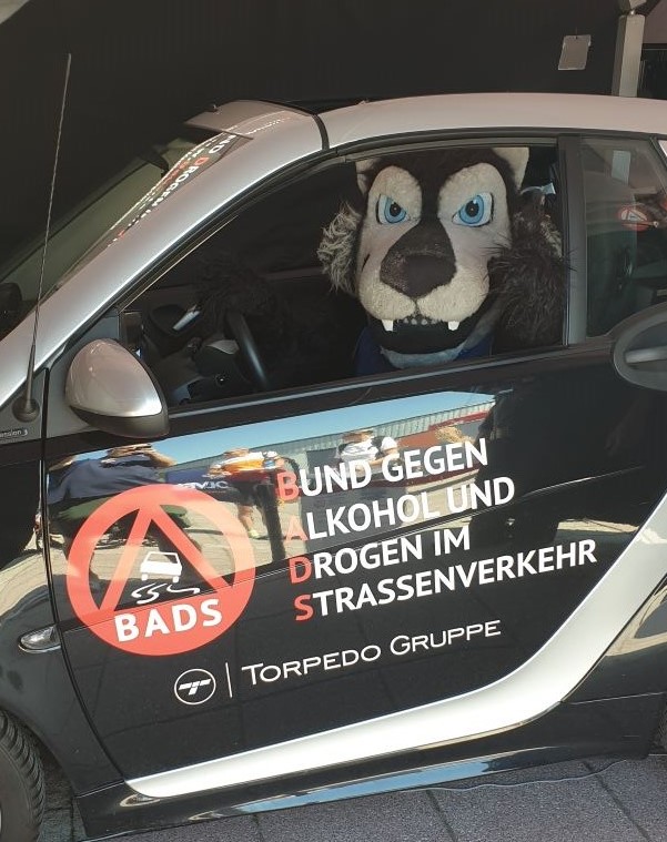 Das Maskottchen der "Rostocker Seawolves" Basketball probierte sich auch hier aus, natürlich legte er auch das Sportabzeichen ab.